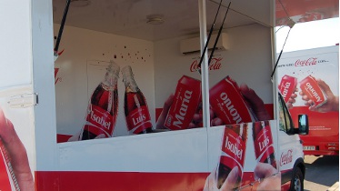 La campaña de las latas personalizadas de Coca-Cola se va de gira