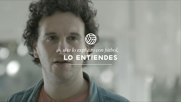 Lola firma la primera campaña publicitaria de la revista ‘Líbero’