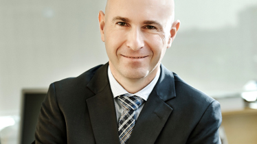 Juan Esteban, director general de Perfumerías Douglas