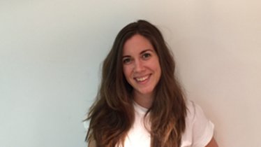 Initiative incorpora a María Tirado al equipo de servicio al cliente