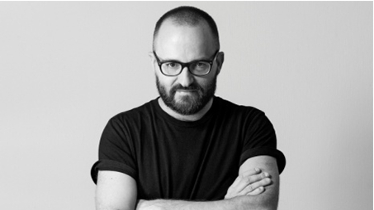 El cineasta Fernando González Molina ficha por Adhokers