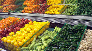 El Gran Consumo cae en 2016 por el mayor consumo fuera del hogar