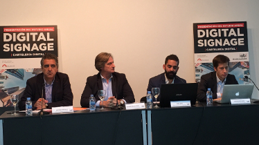 Los usuarios ven a las marcas que utilizan cartelería digital como ‘modernas e innovadoras’