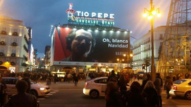 Netflix sustituirá la creatividad de la lona de Puerta del Sol y lanza campaña en TV